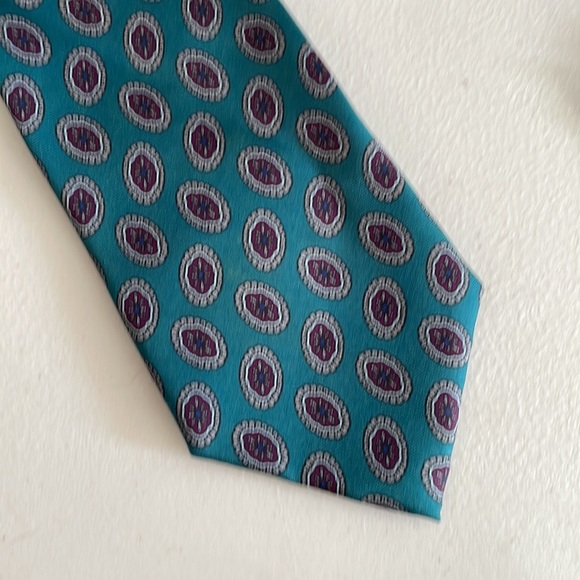 Eaton’s Silk tie foulard pattern - Picture 2 of 4